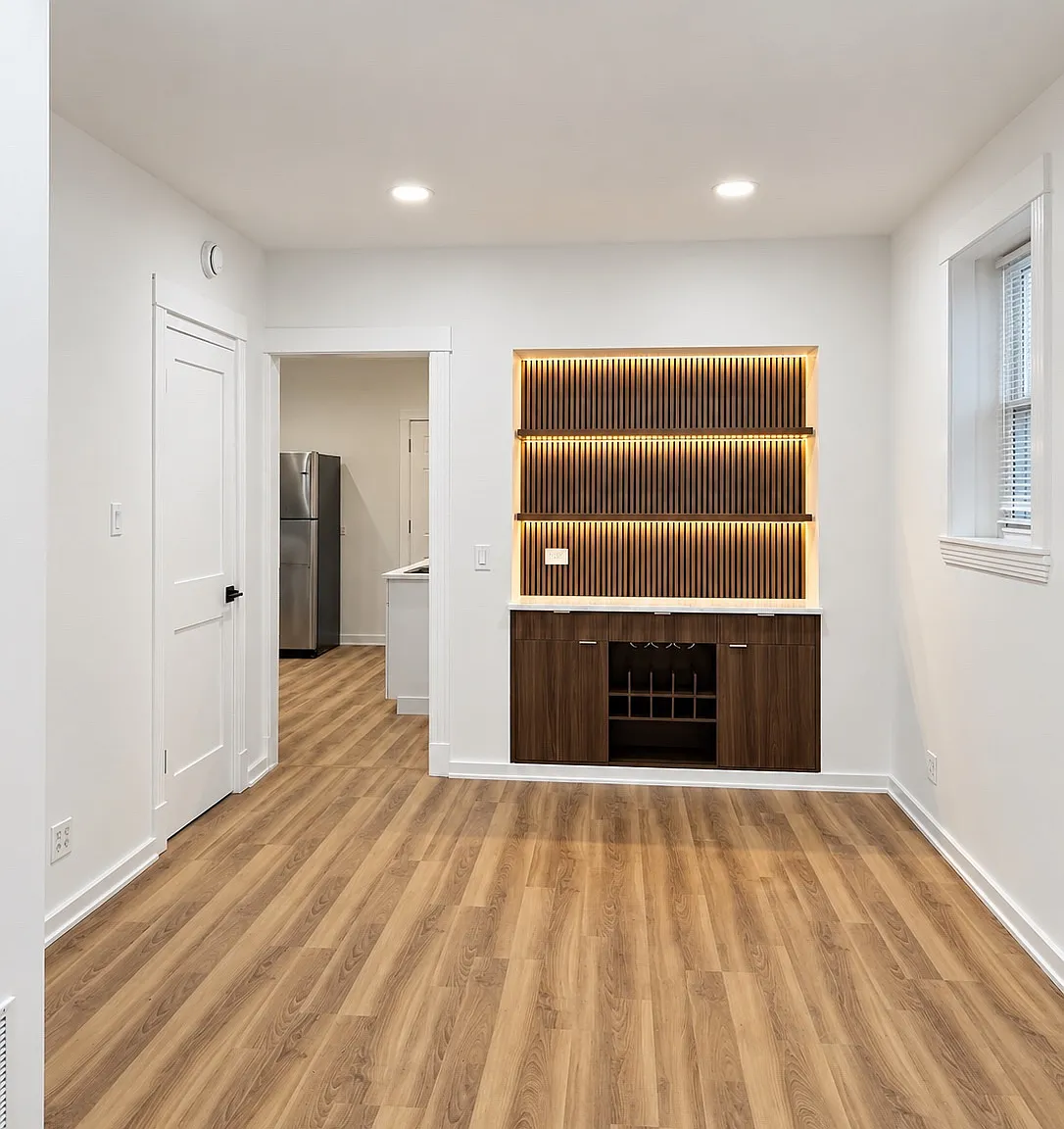 2 bed, 1000 sqft, $2,550 — Photo 2