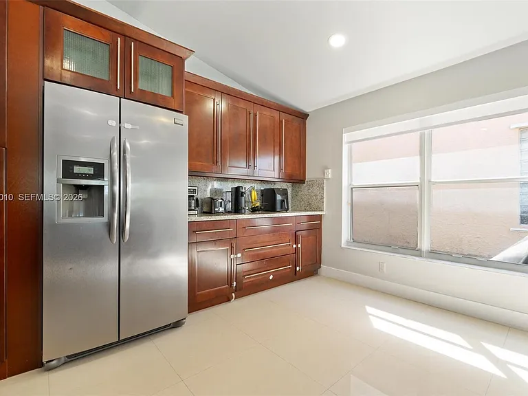 18061 SW 33rd St — Photo 18