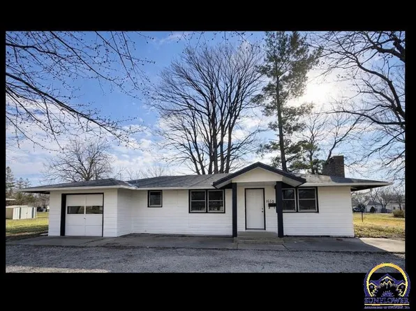 1630 2nd Ave W, Horton, KS 66439