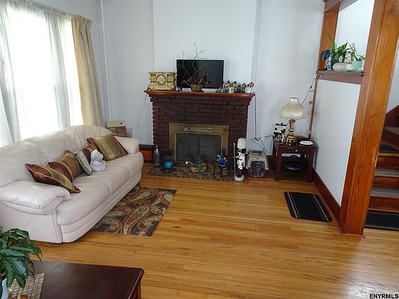 2nd image of 60 Glendale Ave