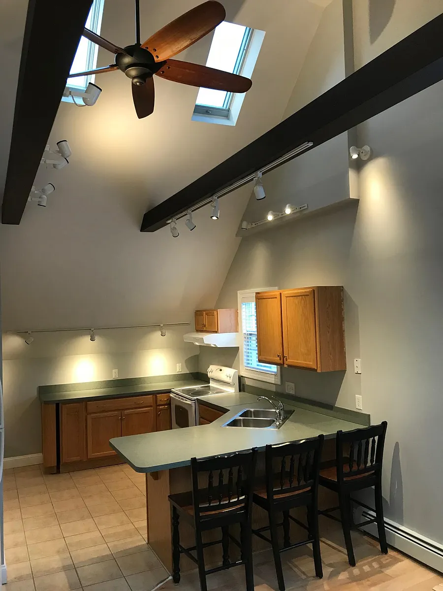 Building Photo - 90 Rochester St #2