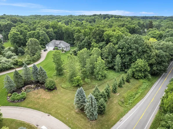 7620 Anchorage Dr SE, Caledonia, MI 49316