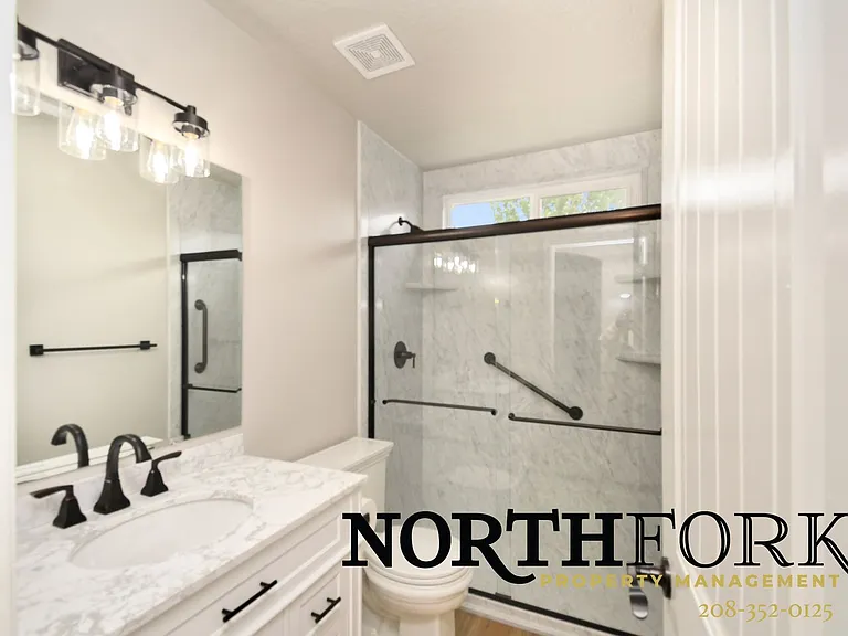2918 Chester Ln — Photo 10