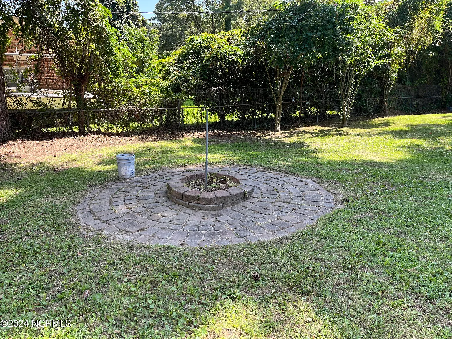 3 bed, 2.5 bath, $2,100 — Photo 3
