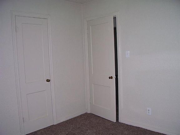 3rd image of 2824 Dartmouth St