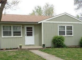 1106 Elm St, Baldwin City, KS 66006