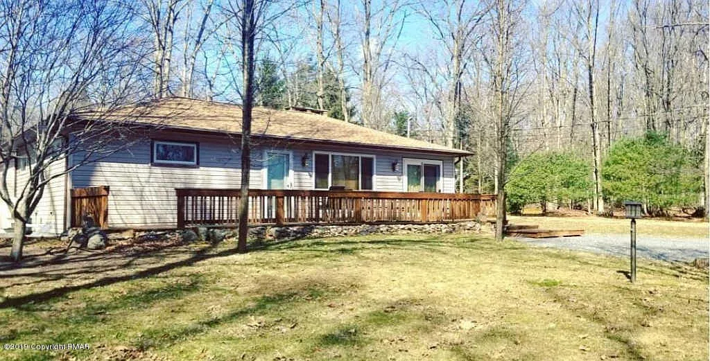 2136 Sassafras Ln photo 1