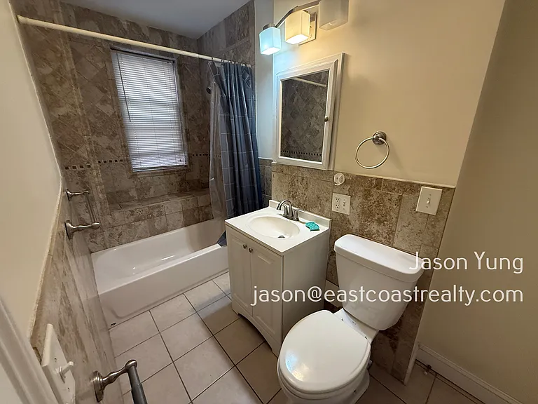31 Queensberry St #259 — Photo 6