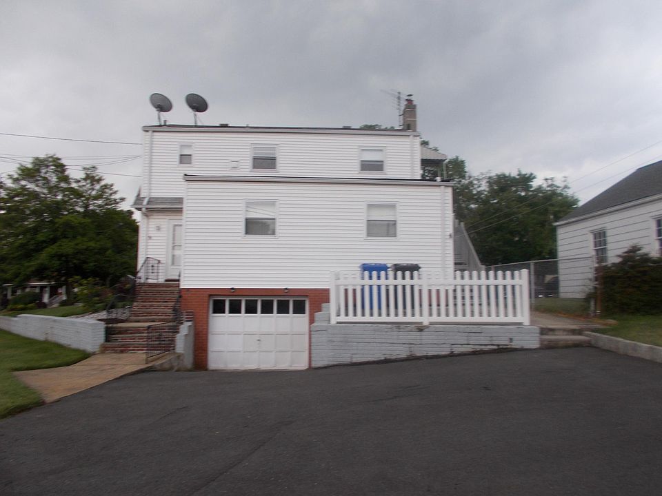 2nd image of 72 Berkley Blvd