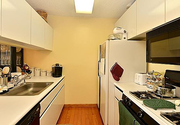4th image of 62-54 97th Pl #15L