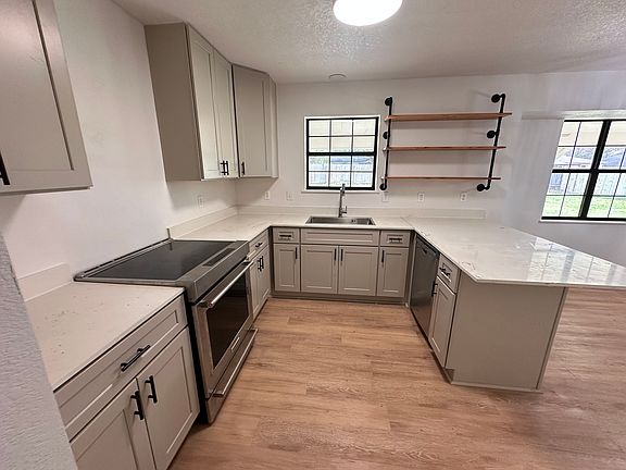 2nd image of 4708 Parkland Dr