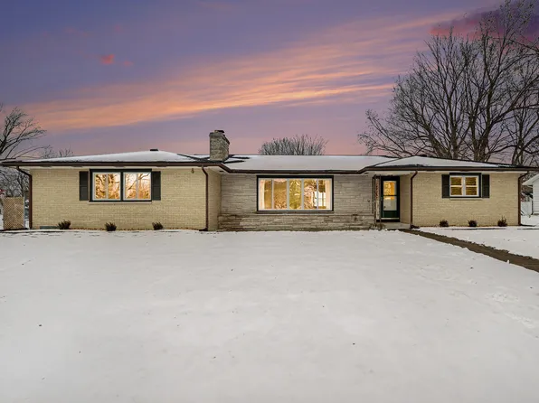 305 E 3rd St, Lawton, MI 49065