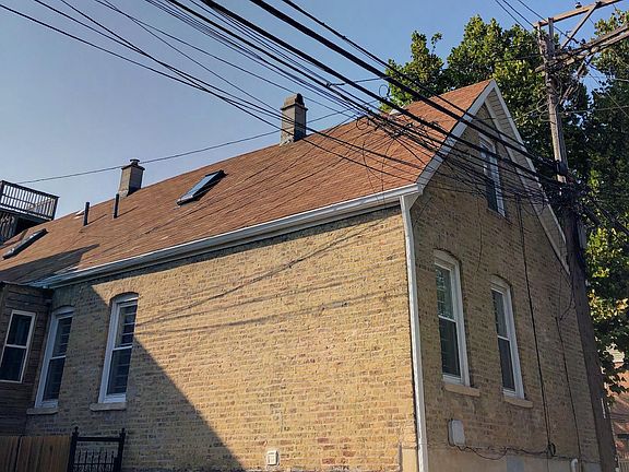 2nd image of 857 N Winchester Ave APT 1RR