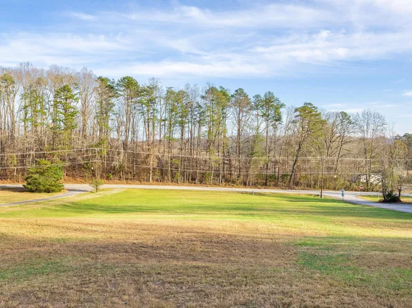4363 University Dr, Ooltewah, TN 37363
