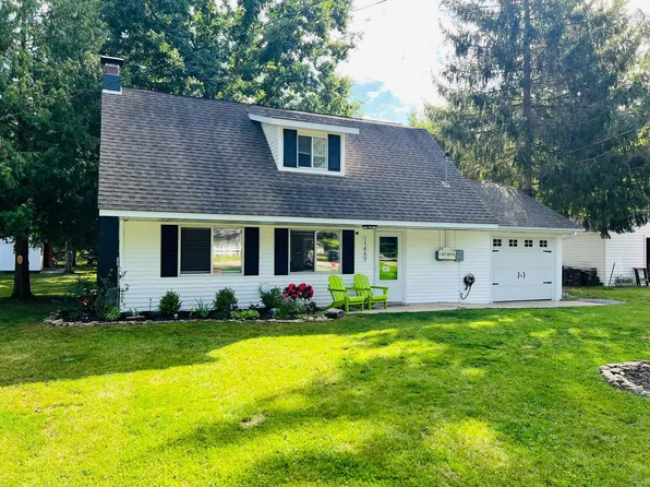 11449 S Shore Dr, Lake, MI 48632