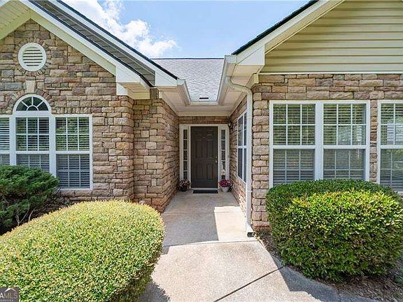 2nd image of 3708 Villa Springs Cir