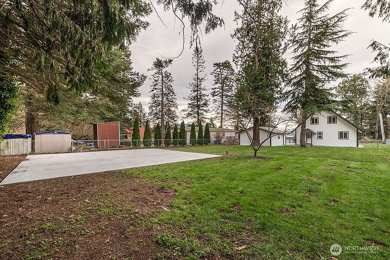 2nd image of 2550 Mackenzie Road
