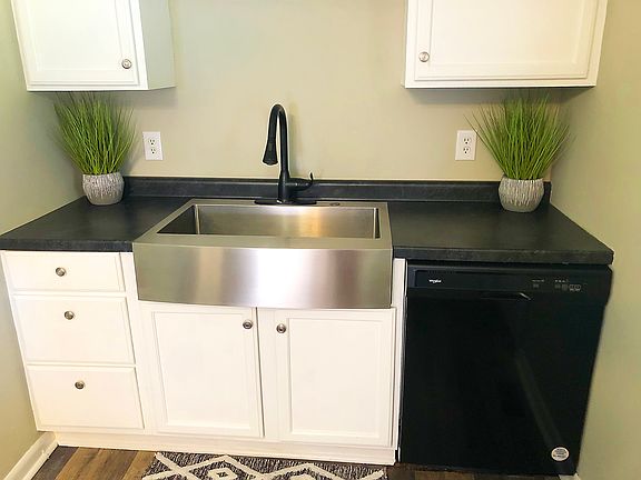 5th image of 4905 Sturbridge Pl