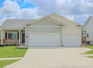 5515 167th St, Urbandale, IA 50323