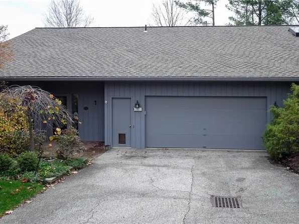 312 Wood Ridge Dr, Aurora, OH 44202