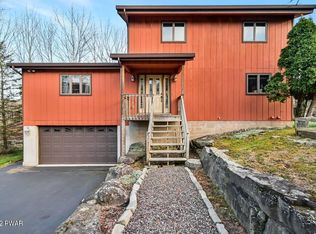 92 Boulder Rd, Lake Ariel, PA 18436