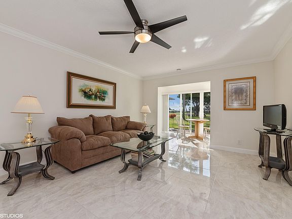 4th image of 1802 Ocean Dr APT 114