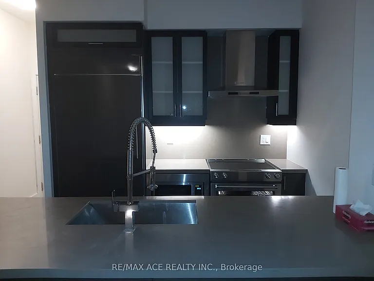 510 Curran Pl #Penthouse 3 — Photo 4