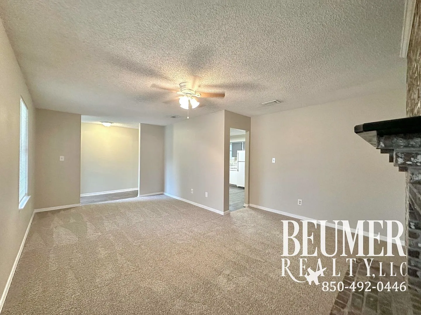 3 bd 2 bath 1275 sqft Home For Rent — Photo 3