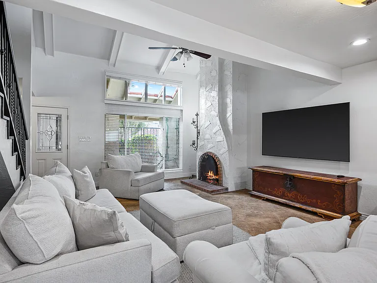 7118 E Buena Terra Way — Photo 15