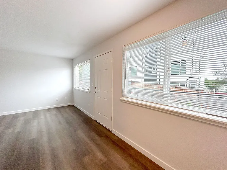 39th Ave Flats — Photo 22