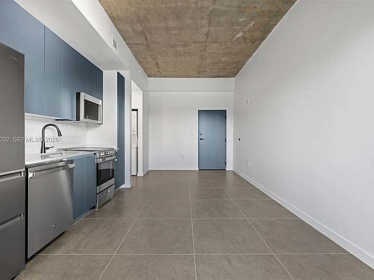 315 NW 32nd St #306 — Photo 8