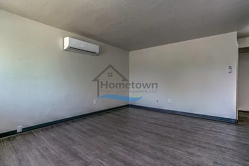 110-3 E Borah Ave Photo 1