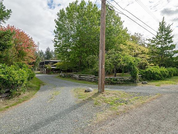 3rd image of 5633 Strick Rd