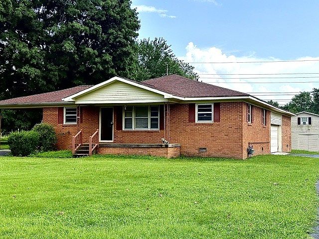 1st image of 10 Benson Cir