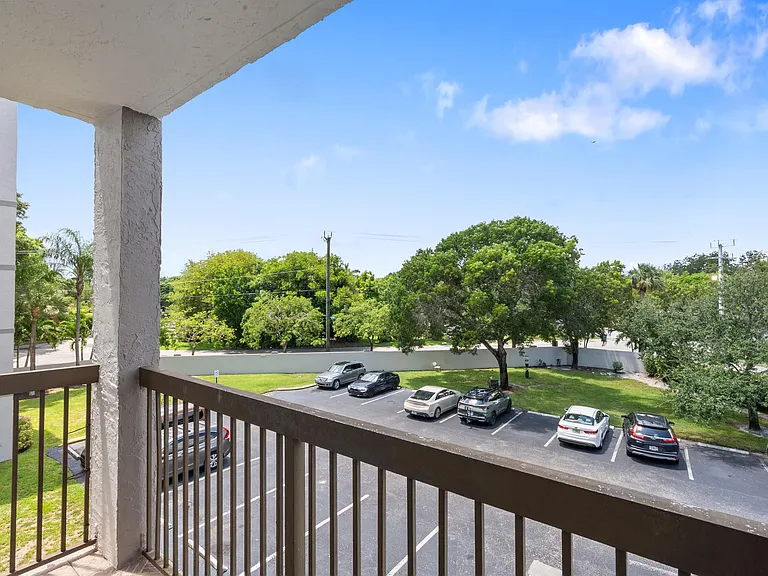 701 NW 19th St #306 — Photo 15