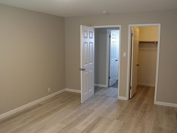 2nd image of 450 Commercial Ave APT 1