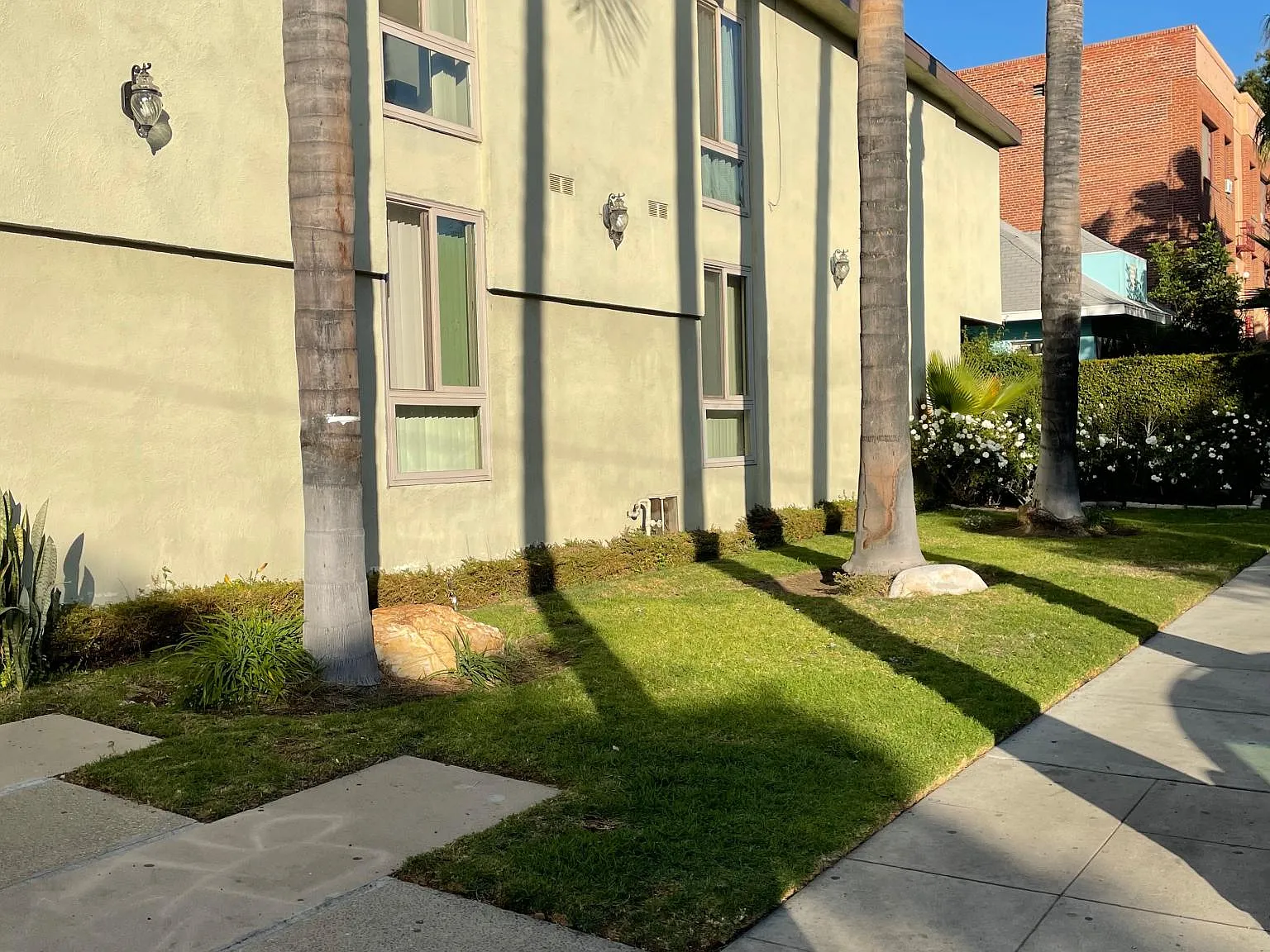 2 bed, $3,000 — Photo 1