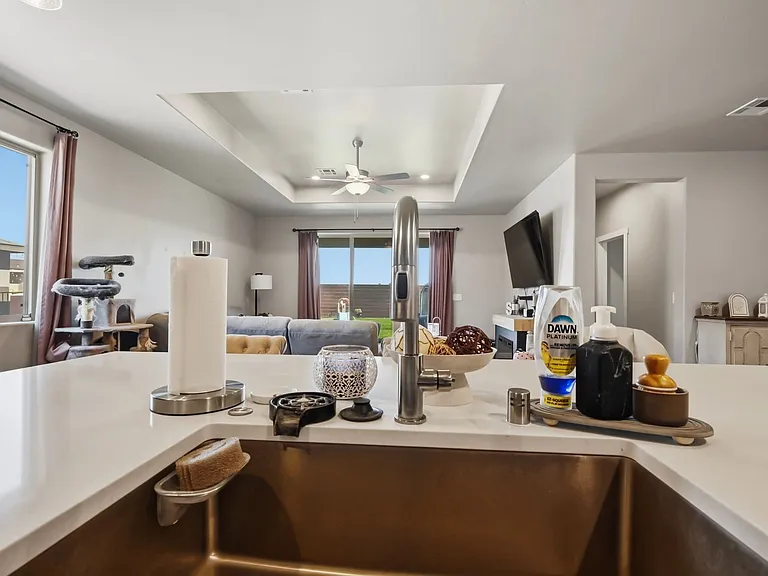 501 Montecito Dr — Photo 8