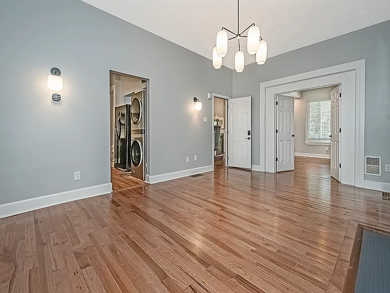 711 N Saint Clair St #1 — Photo 17