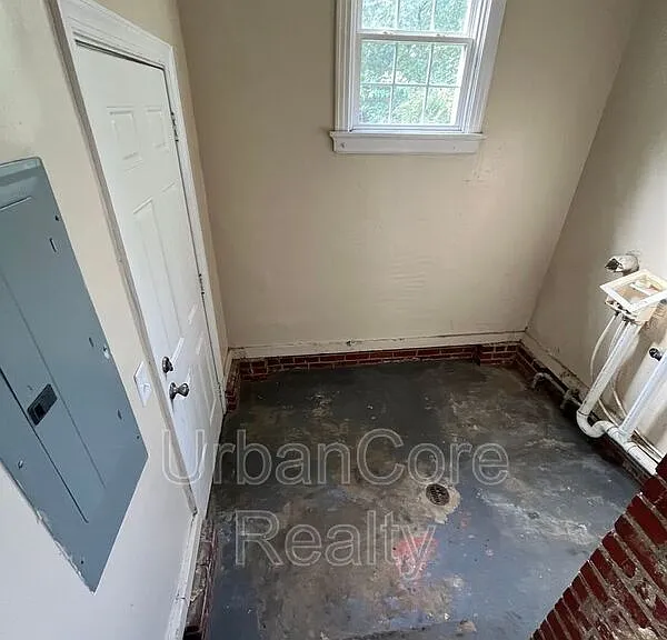 1807 National St — Photo 17