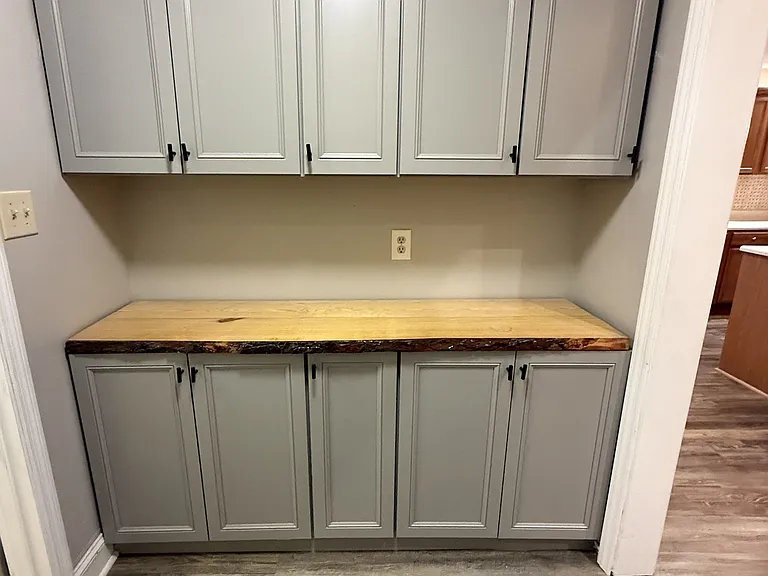 Kitchen - Coffee bar/pantry
