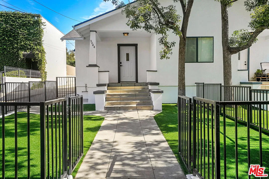 3 bed, 2.0 bath, 1400 sqft, $4,299 — Photo 1