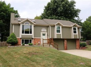 5630 McCormick Dr, Shawnee, KS 66226