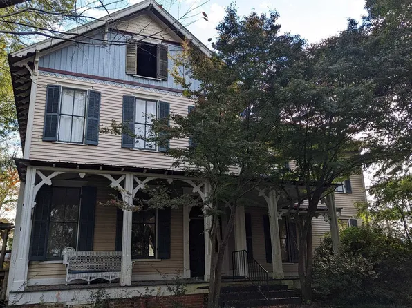 102 Brignoli St, Talladega, AL 35160