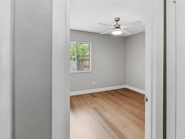 7102 Harbor Heights Cir — Photo 12