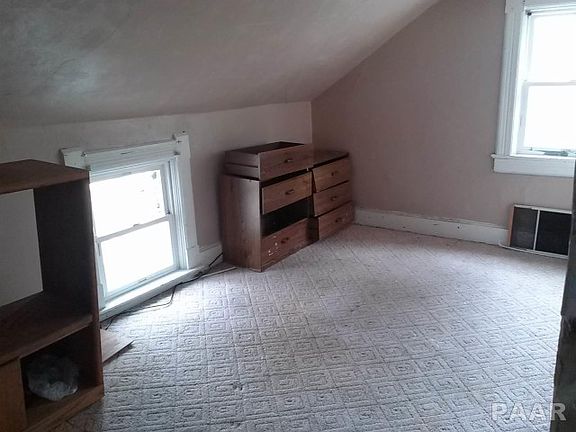 3rd image of 1001 E Frye Ave
