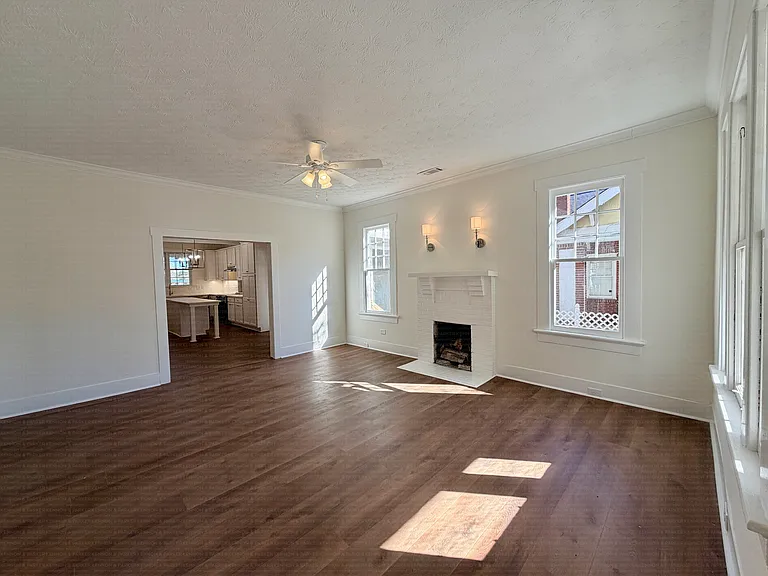 Living Room 15'4 x 17'2