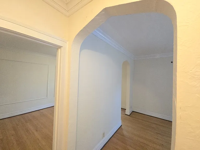 5074 N Winchester Ave #2 — Photo 3