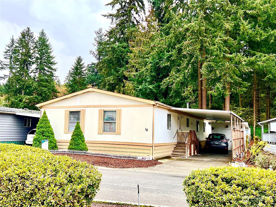 Lovely, well maintained home in 55+ Community! This 1772 SF home is waiting for you!>