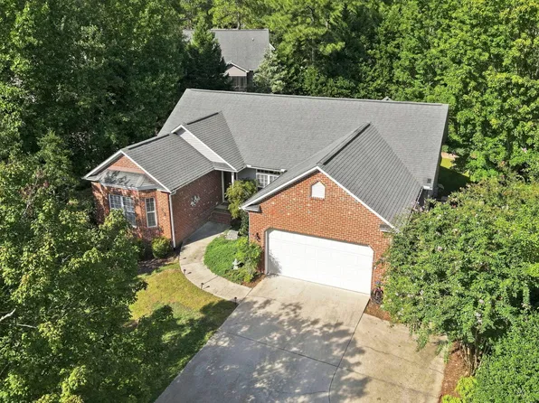 30 Lake View Drive E, Pinehurst, NC 28374